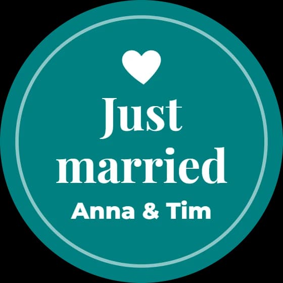 Ronde teal sluitsticker met hartje, Just married en namen